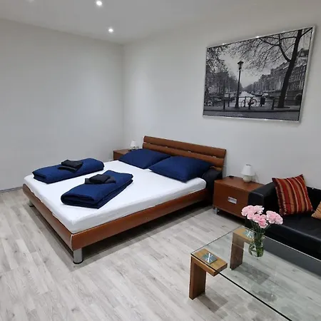 Apartment Flora - Late Check-out At Noon 12 O Clock For Free *