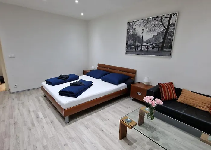 Apartment Flora - Late Check-out At Noon 12 O Clock For Free *