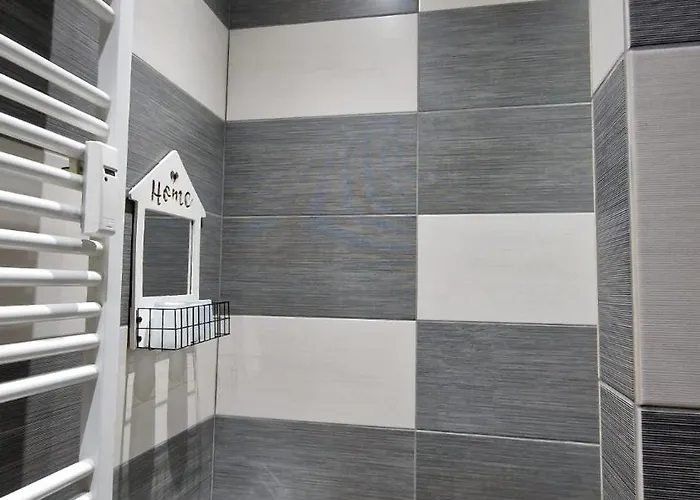 Apartment Flora - Late Check-out At Noon 12 O Clock For Free *