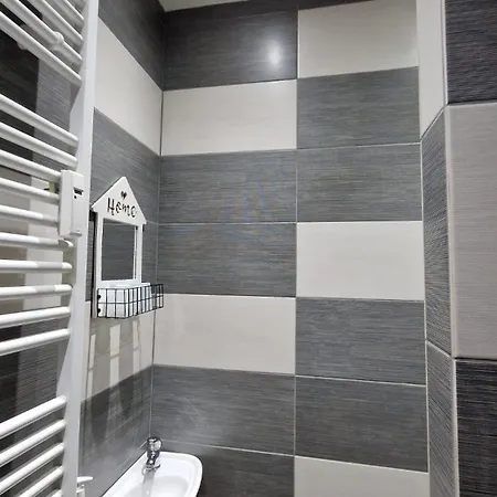 Apartman Flora - Late Check-out At Noon 12 O Clock For Free *