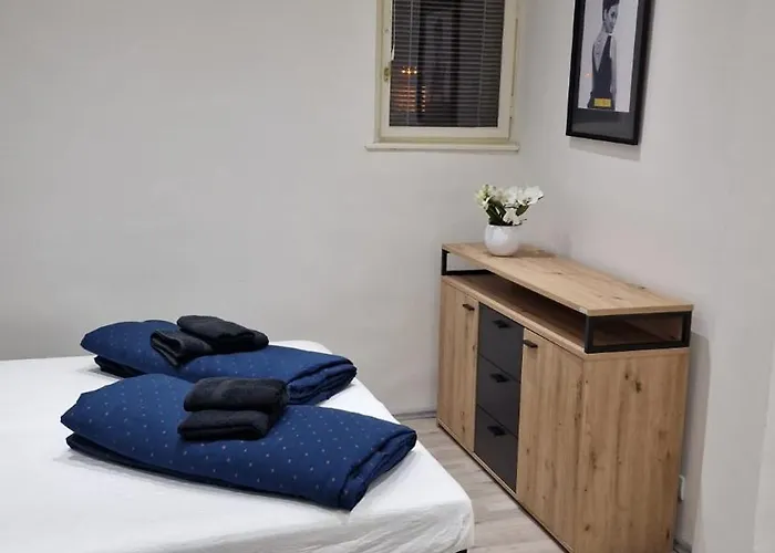 Flora - Late Check-out At Noon 12 O Clock For Free Apartman *